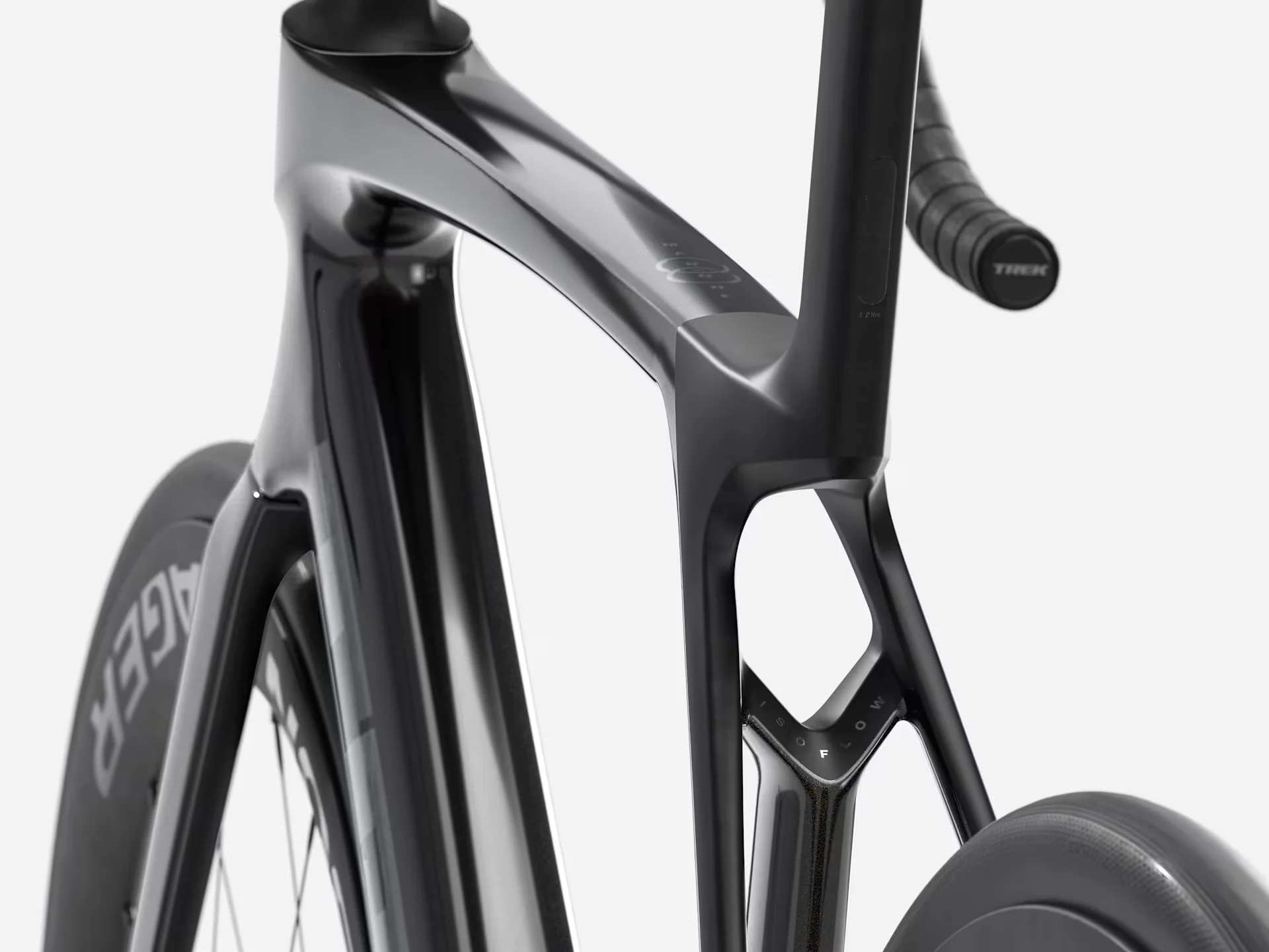 Madone-SL7-G8-Black-4